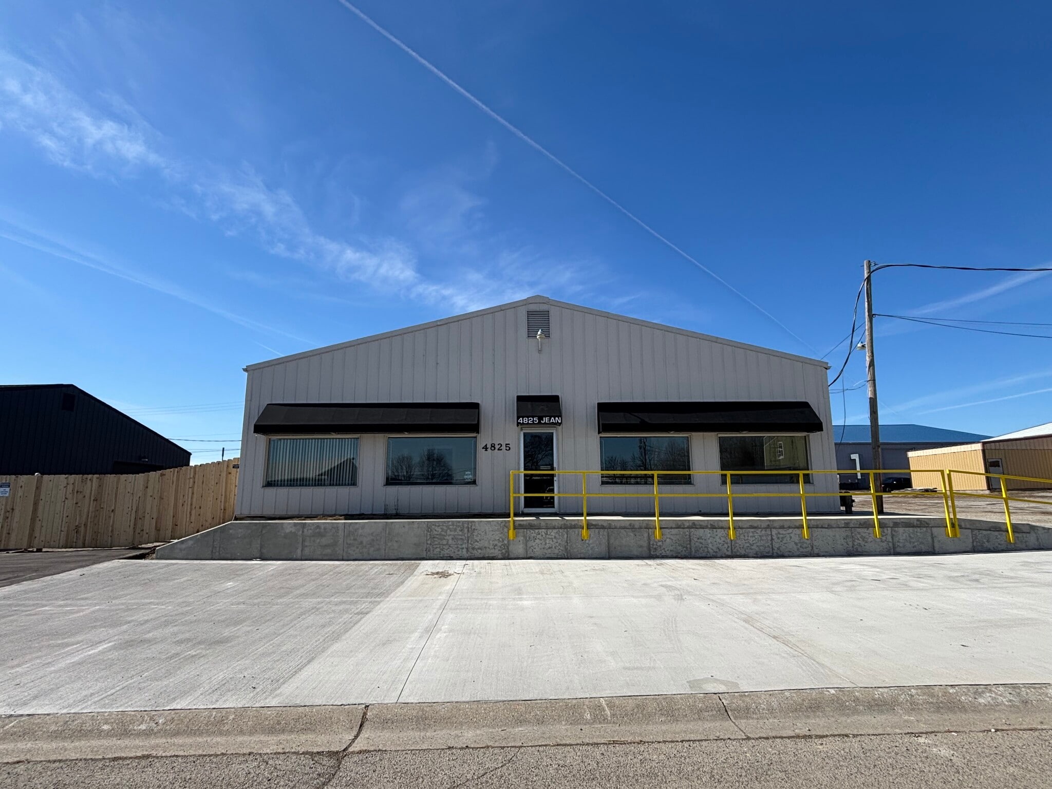 4825 Jean Dr, Fort Wayne, IN for Sale