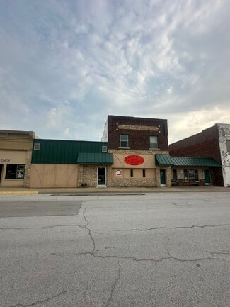 Arma, KS Storefront Retail/Residential - 418 E Washington St