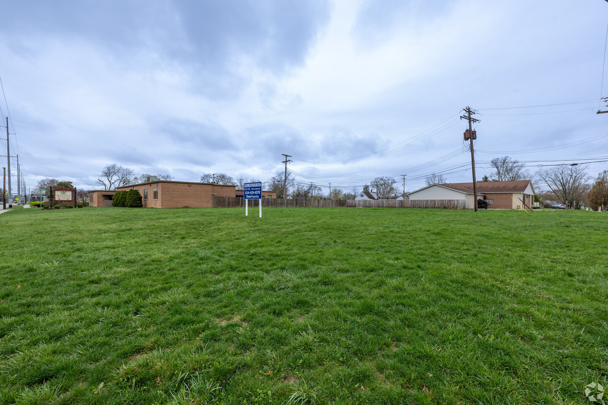 877 James Dr, Columbus, OH for Rent