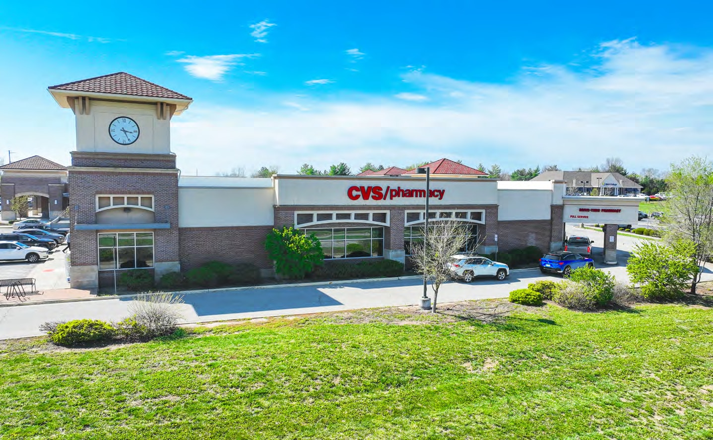 10050 Woodland Dr, Lenexa, KS for Sale