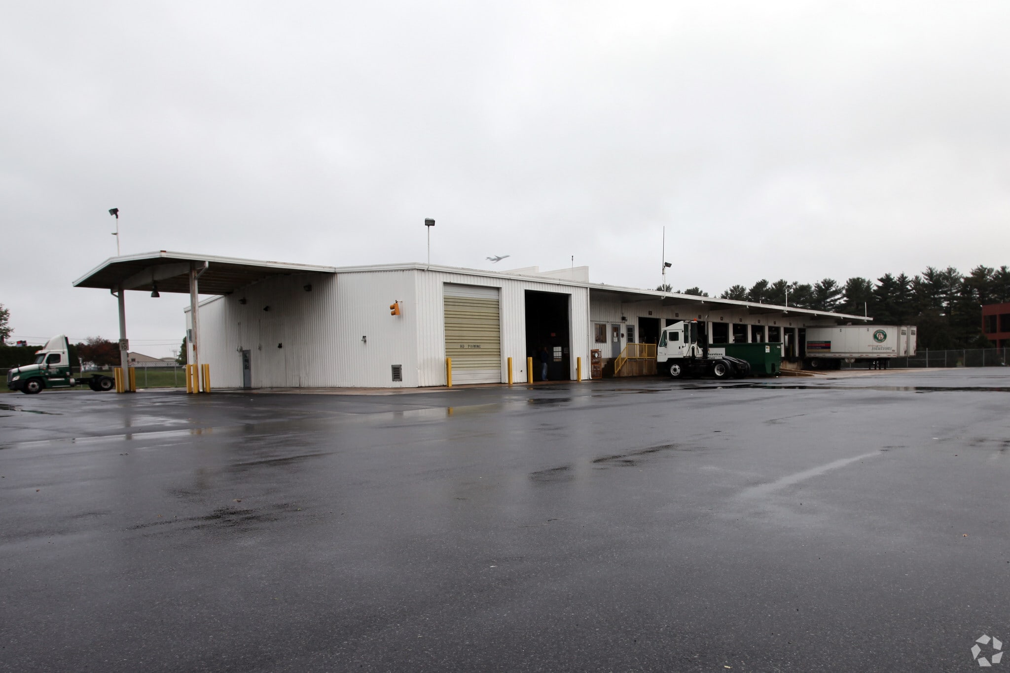 606 W Basin Rd, New Castle, DE for Sale