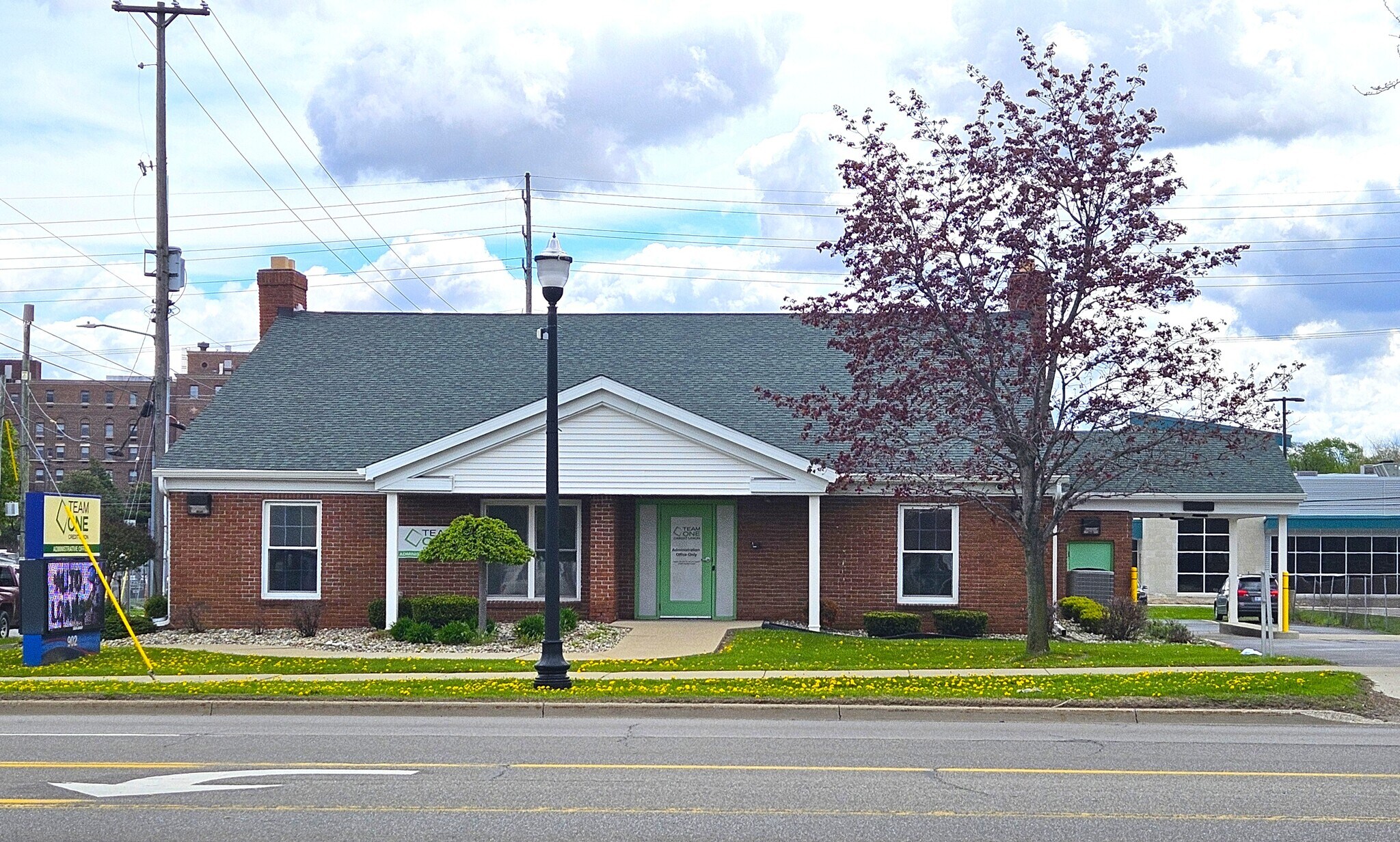 902 S Washington Ave, Saginaw, MI for Sale
