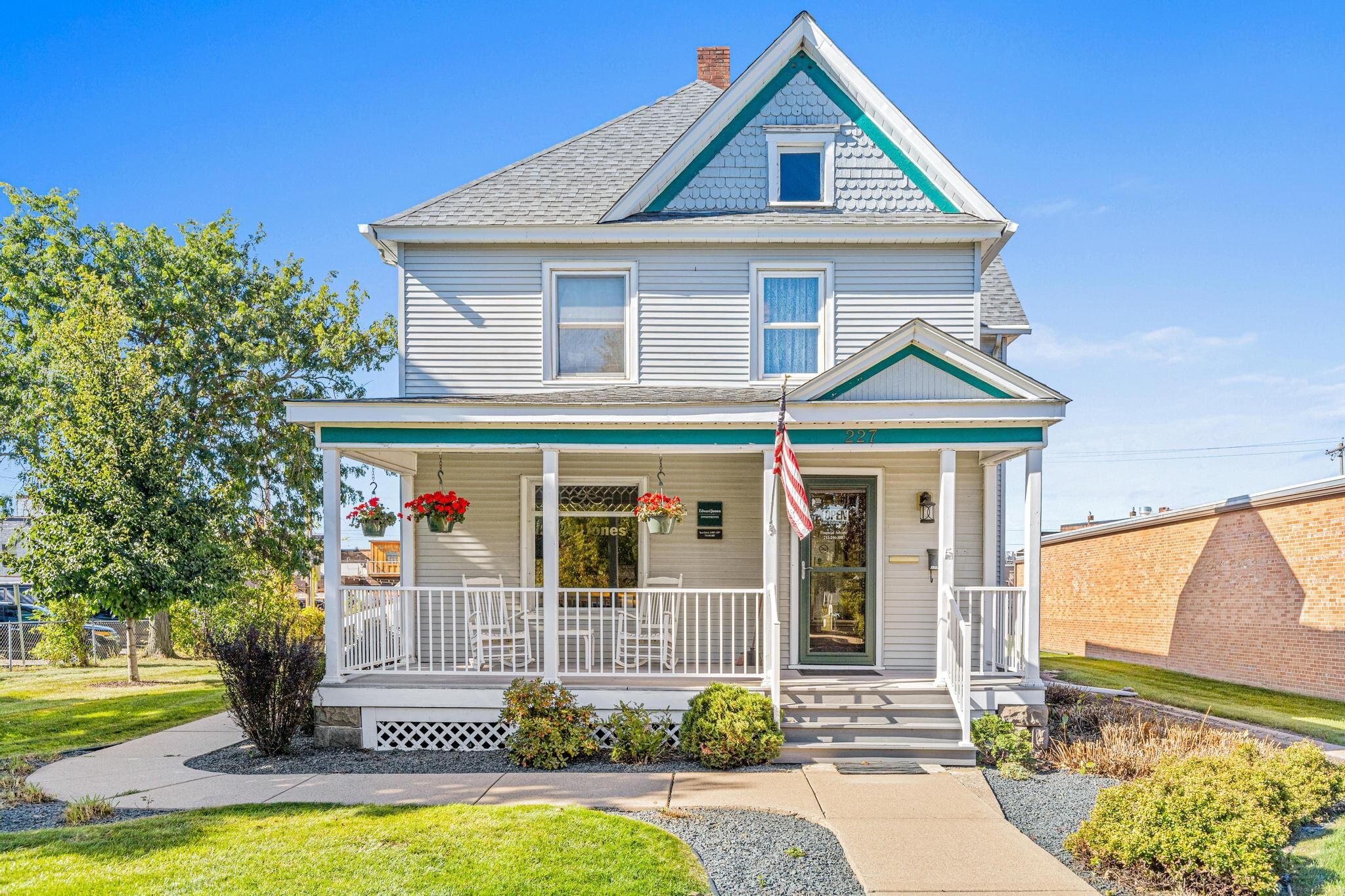 227 S Arch Ave, New Richmond, WI for Sale