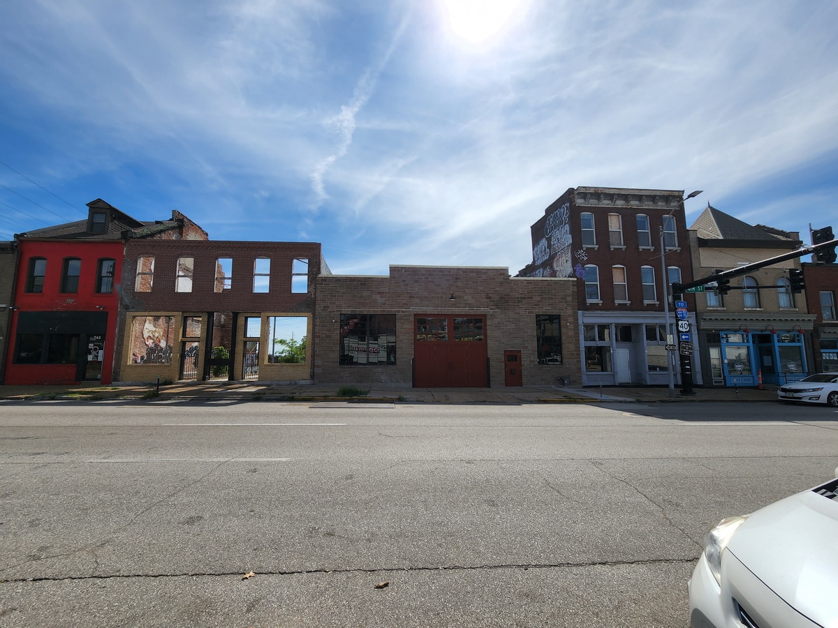 750 S 4th St, Saint Louis, MO for Sale
