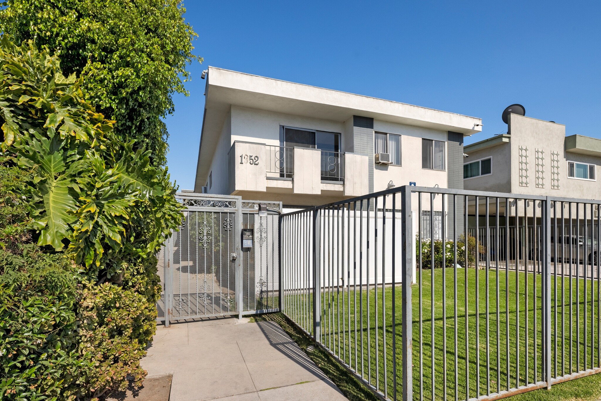 1952 S Holt Ave, Los Angeles, CA for Sale