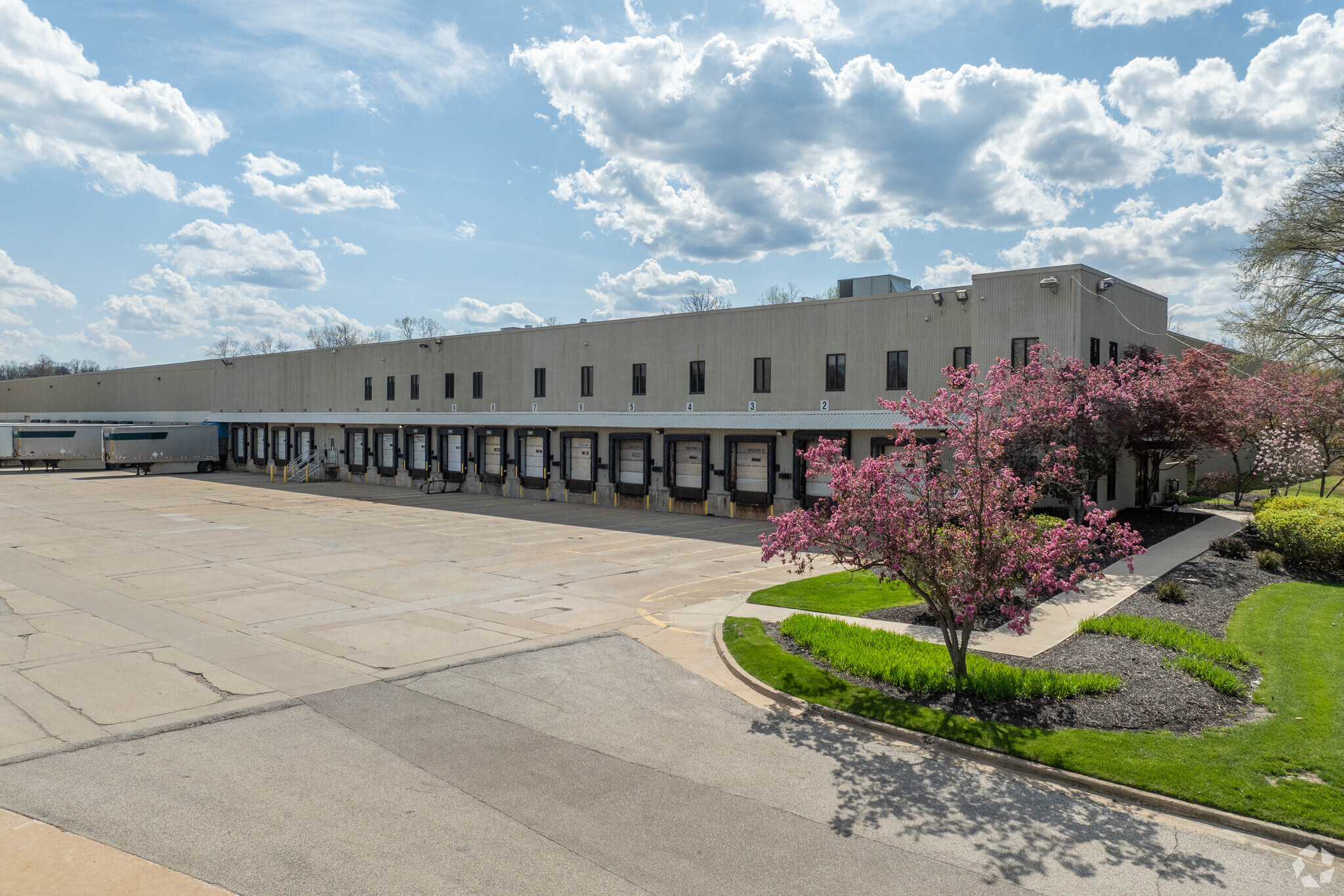 6575 Davis Industrial Pky, Solon, OH for Rent