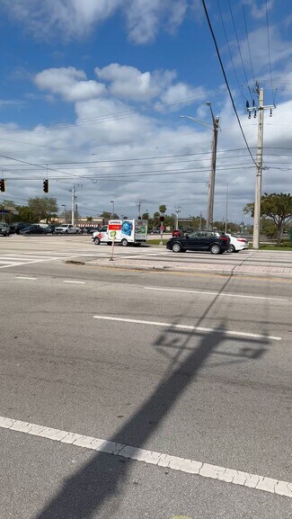 Pembroke Pines, FL Storefront Retail/Office - 7979 Pines Blvd
