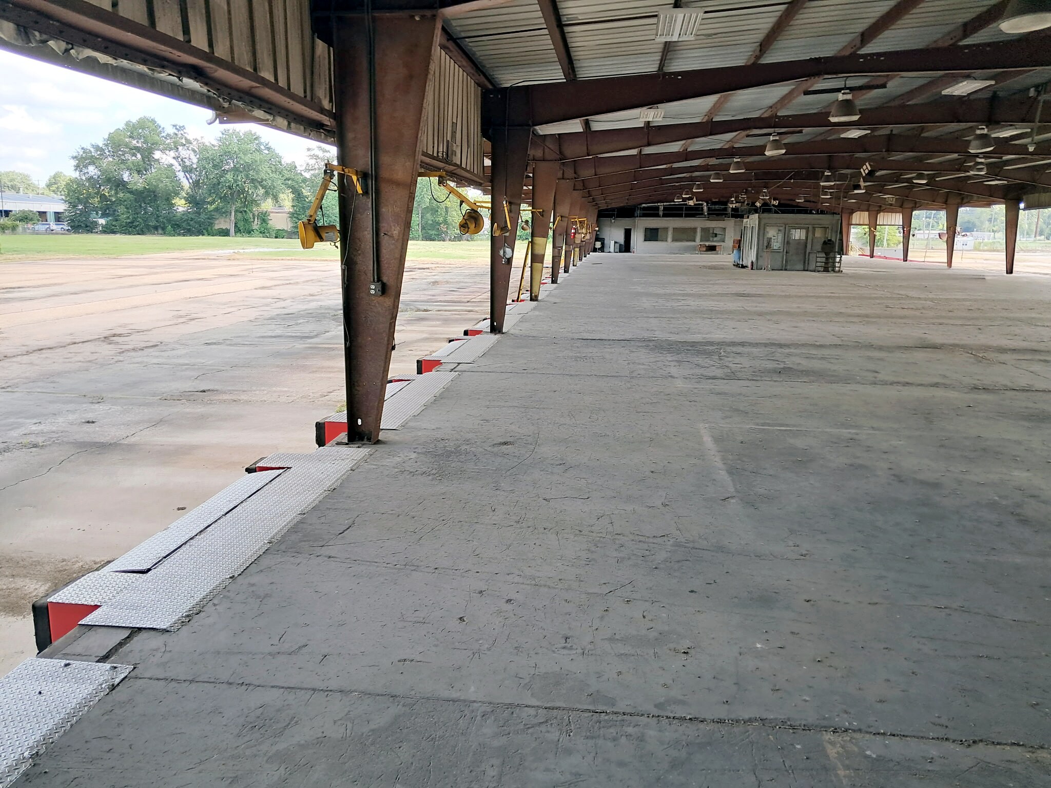 1651 Kerr Dr, Jackson, MS for Rent