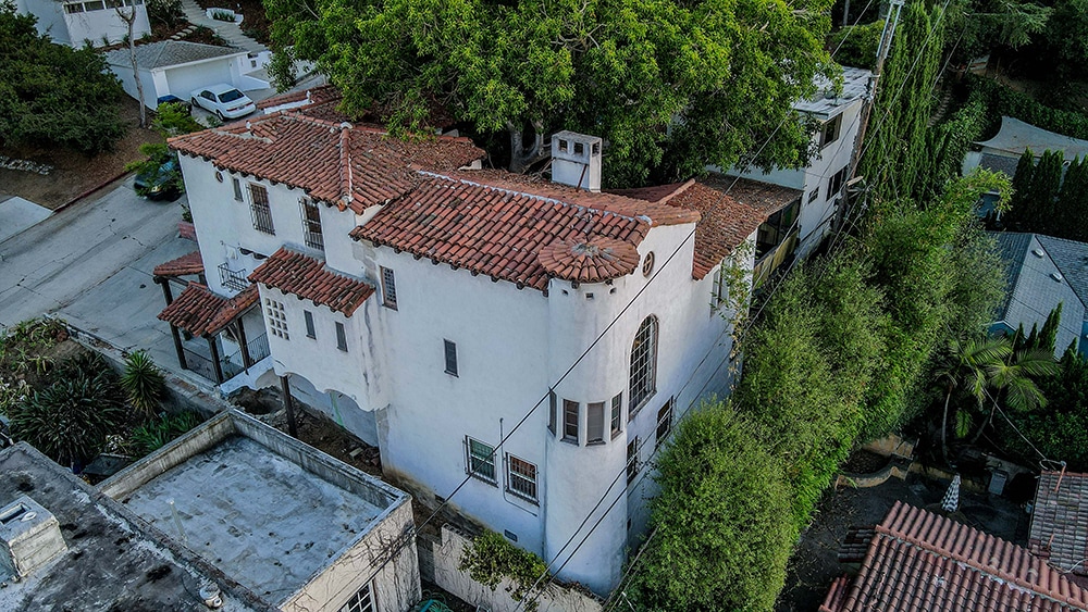 3135 Oakcrest Dr, Los Angeles, CA for Sale
