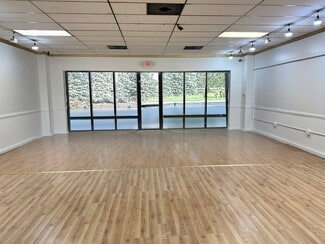 Rockford, IL Retail - 280 N Phelps Ave Rockford, IL Retail - 280 N Phelps Ave