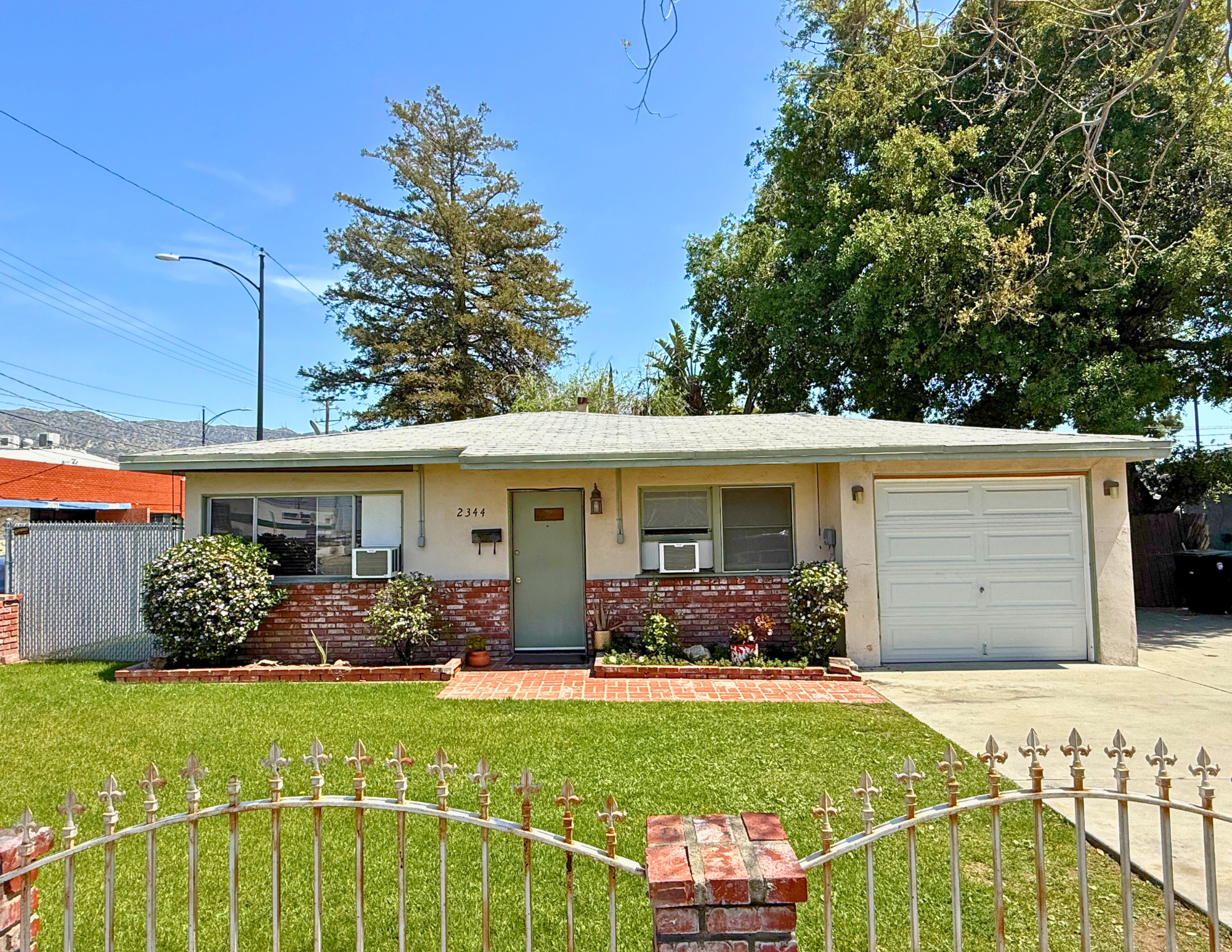 2344 N Fairview St, Burbank, CA for Sale