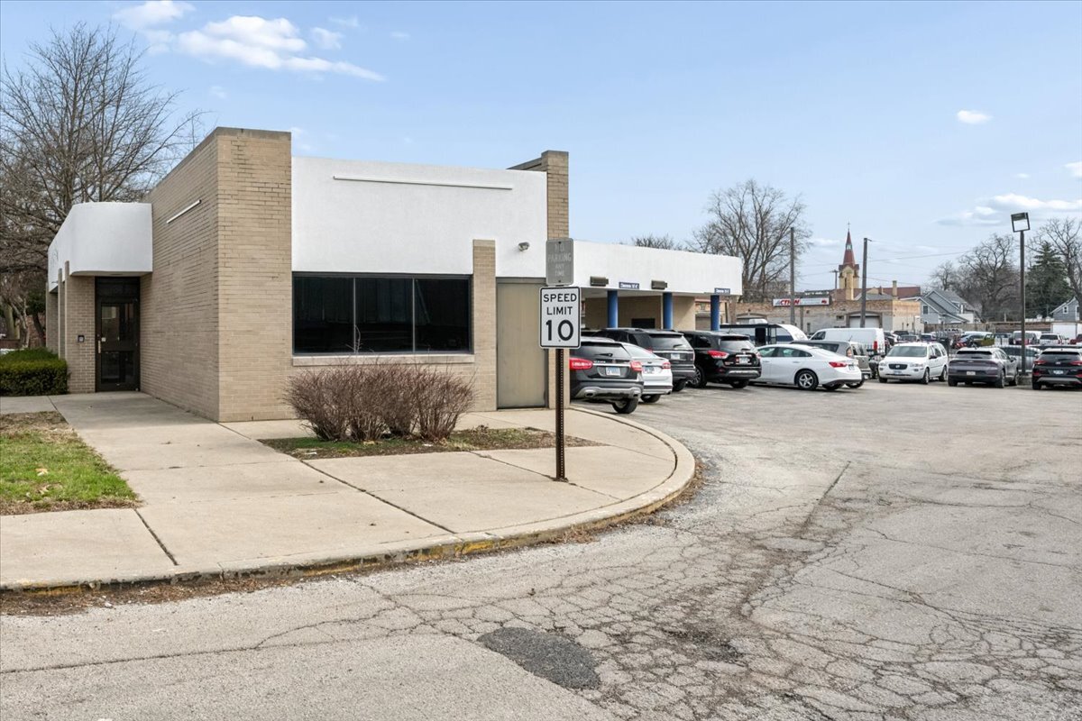 334 Des Plaines Ave, Forest Park, IL for Rent