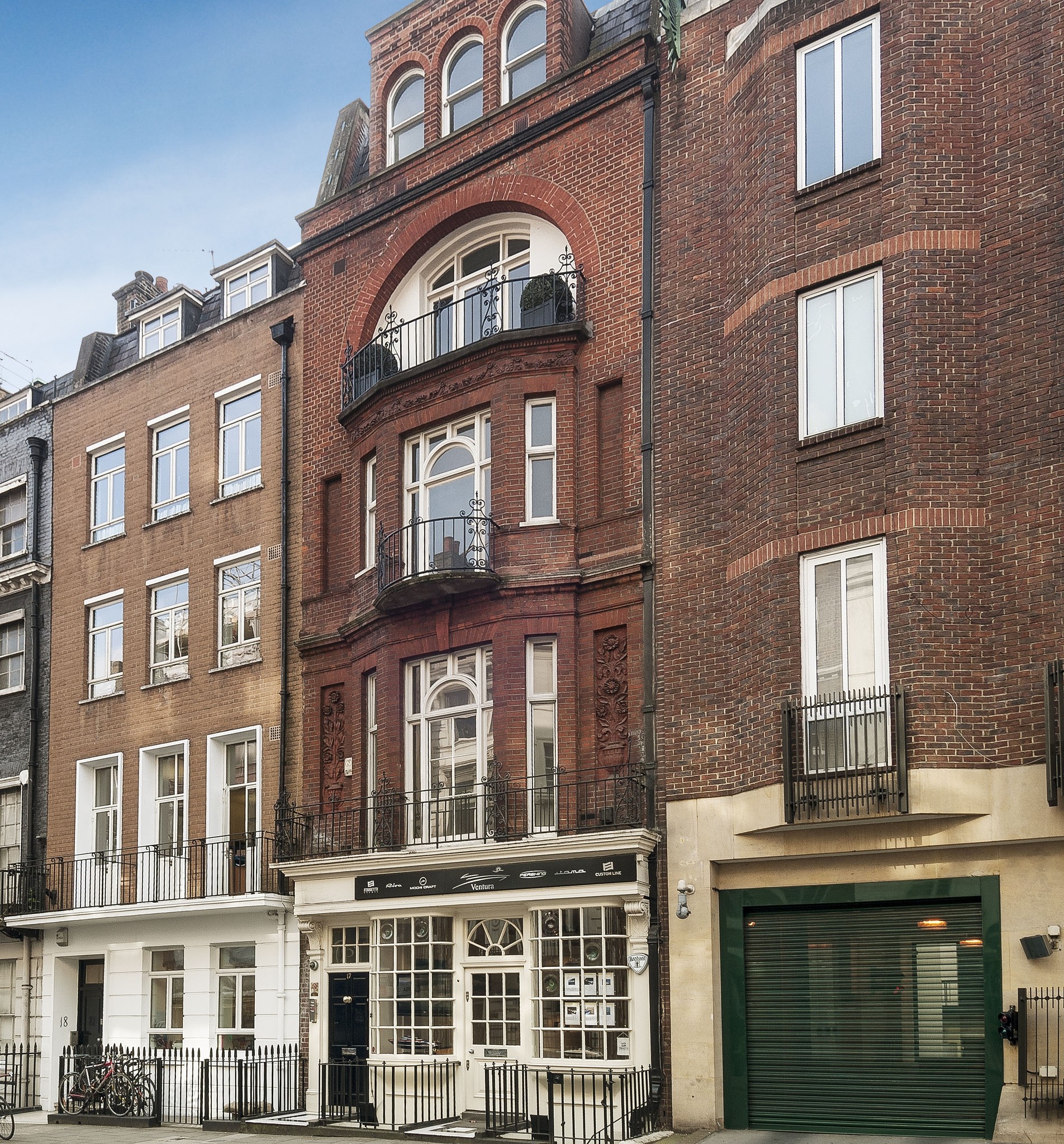 17 Queen St, London, LND for Rent