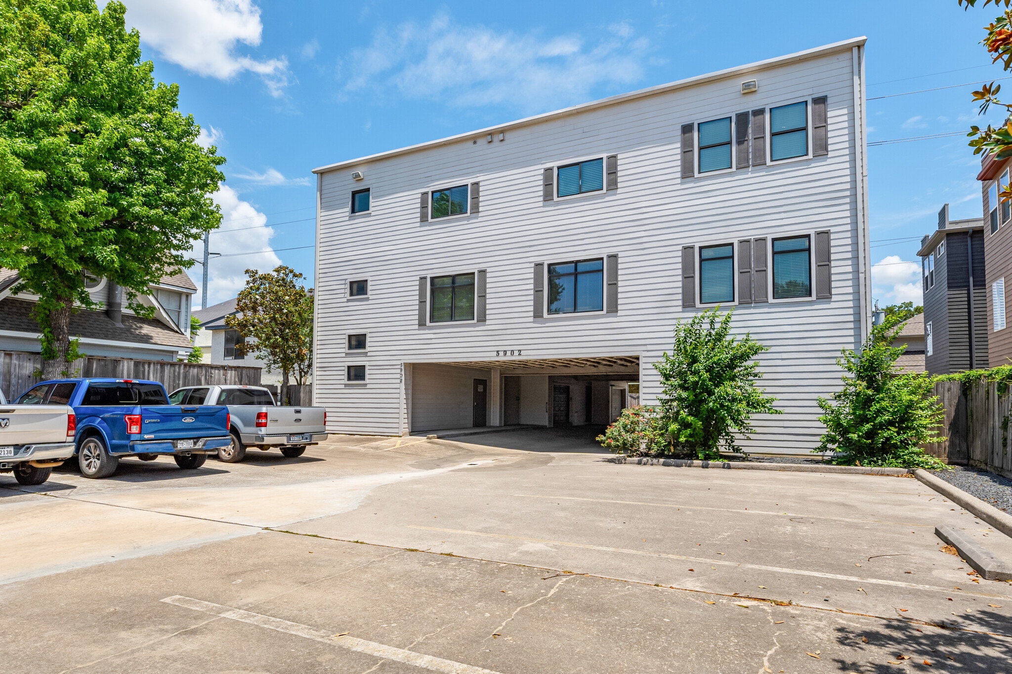 5902 Winsome Ln, Houston, TX for Sale