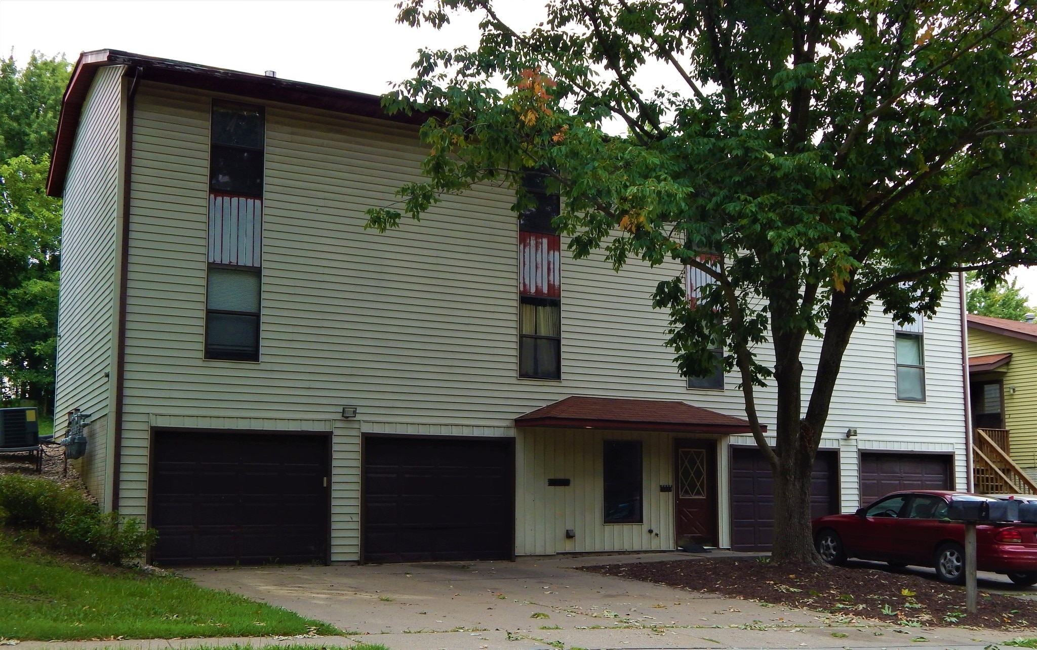 3920 W 13th St, Davenport, IA for Sale