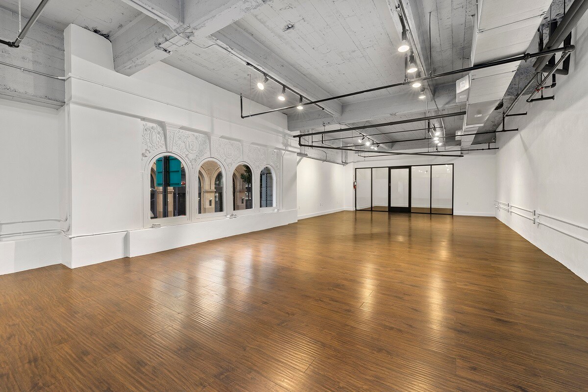 121 E 6th St, Los Angeles, CA for Rent
