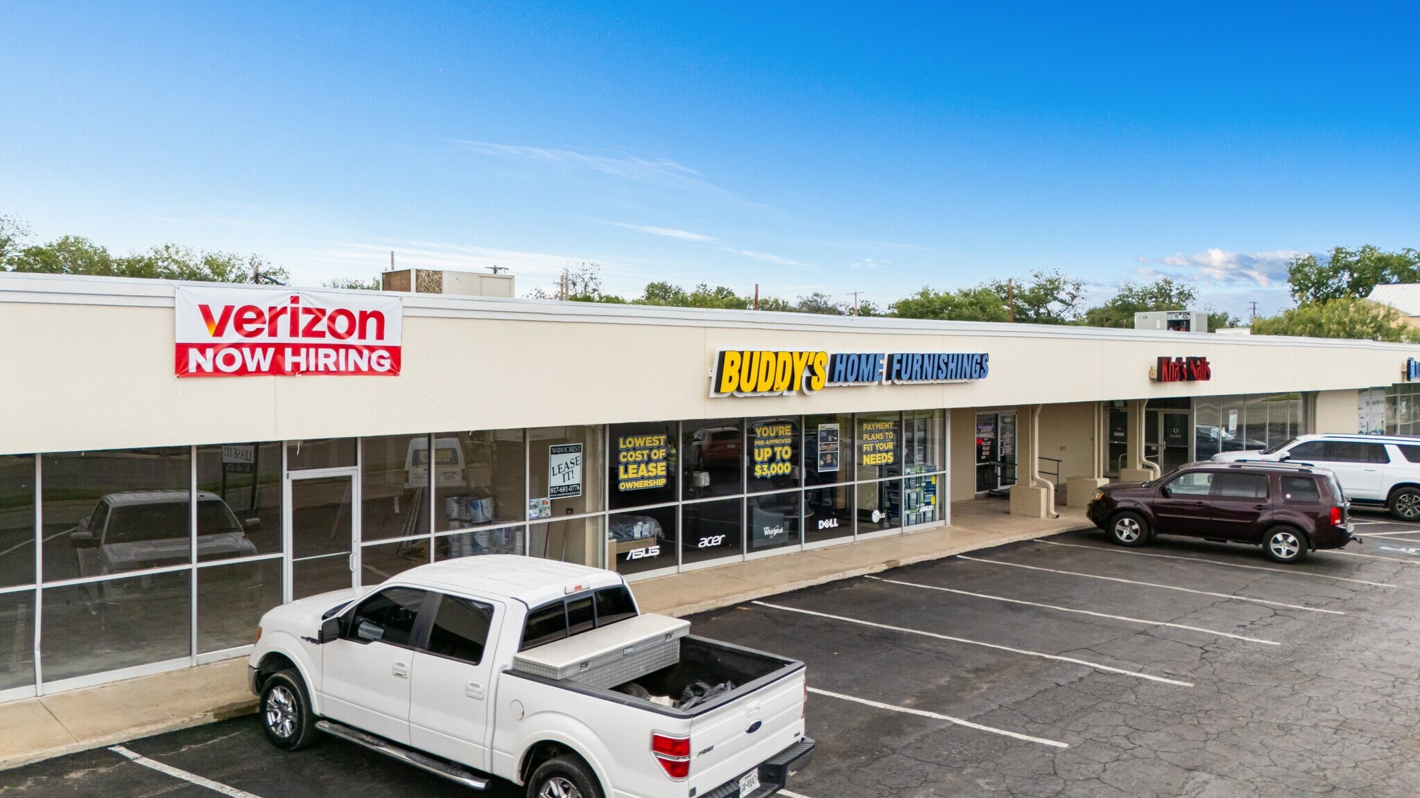 600-612 E Main St, Uvalde, TX for Rent