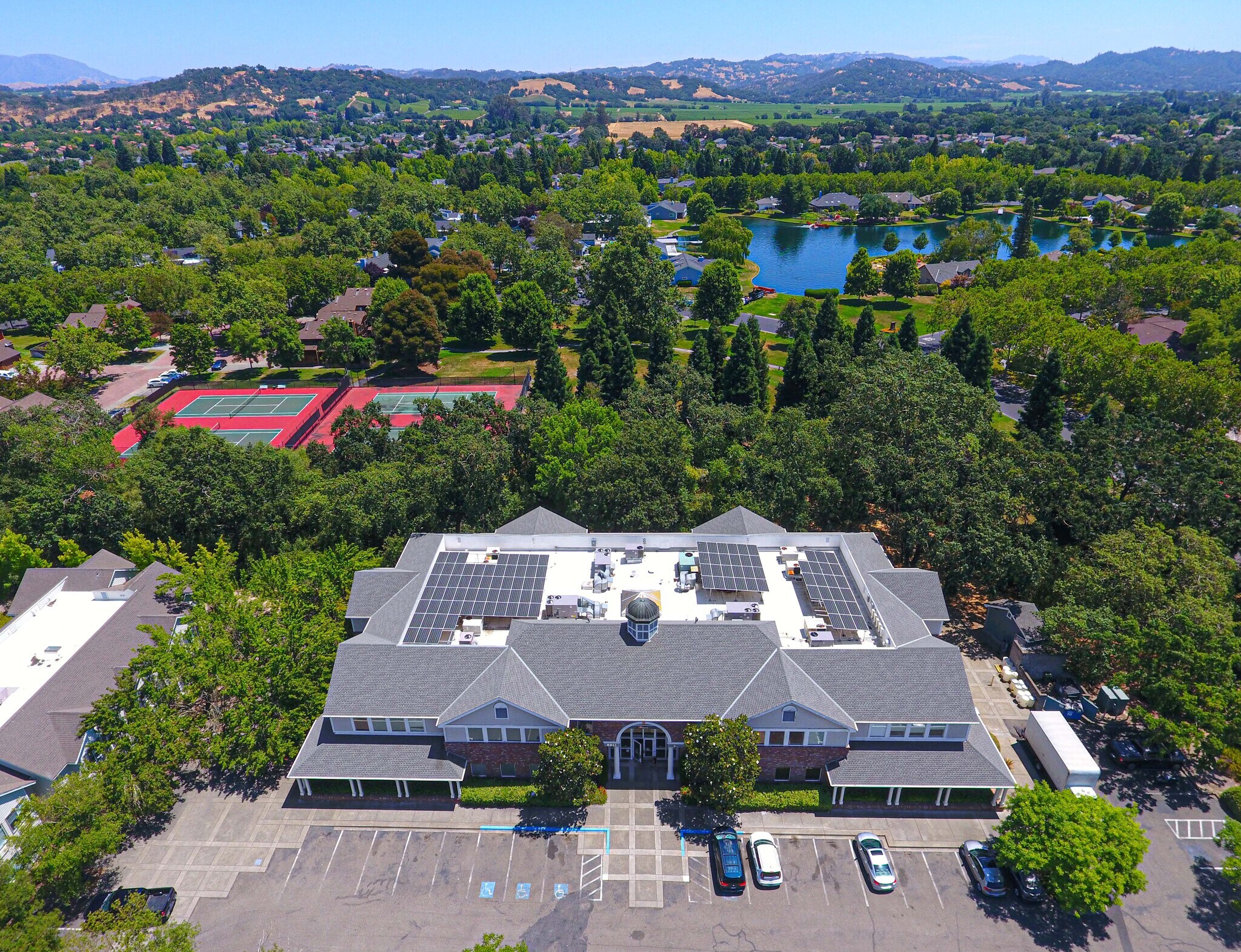 8911 Lakewood Dr, Windsor, CA for Rent