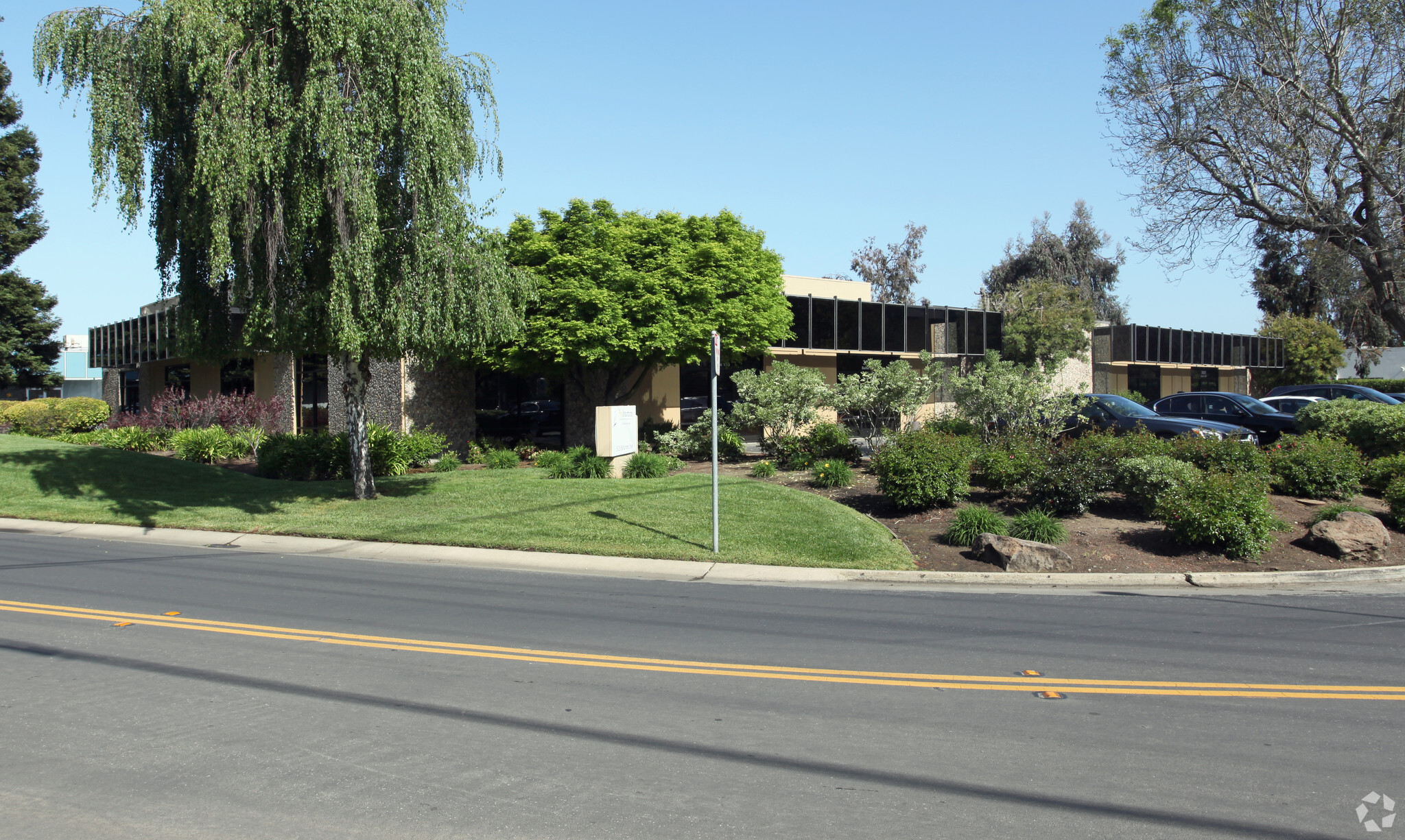 3925-3945 Bohannon Dr, Menlo Park, CA for Rent