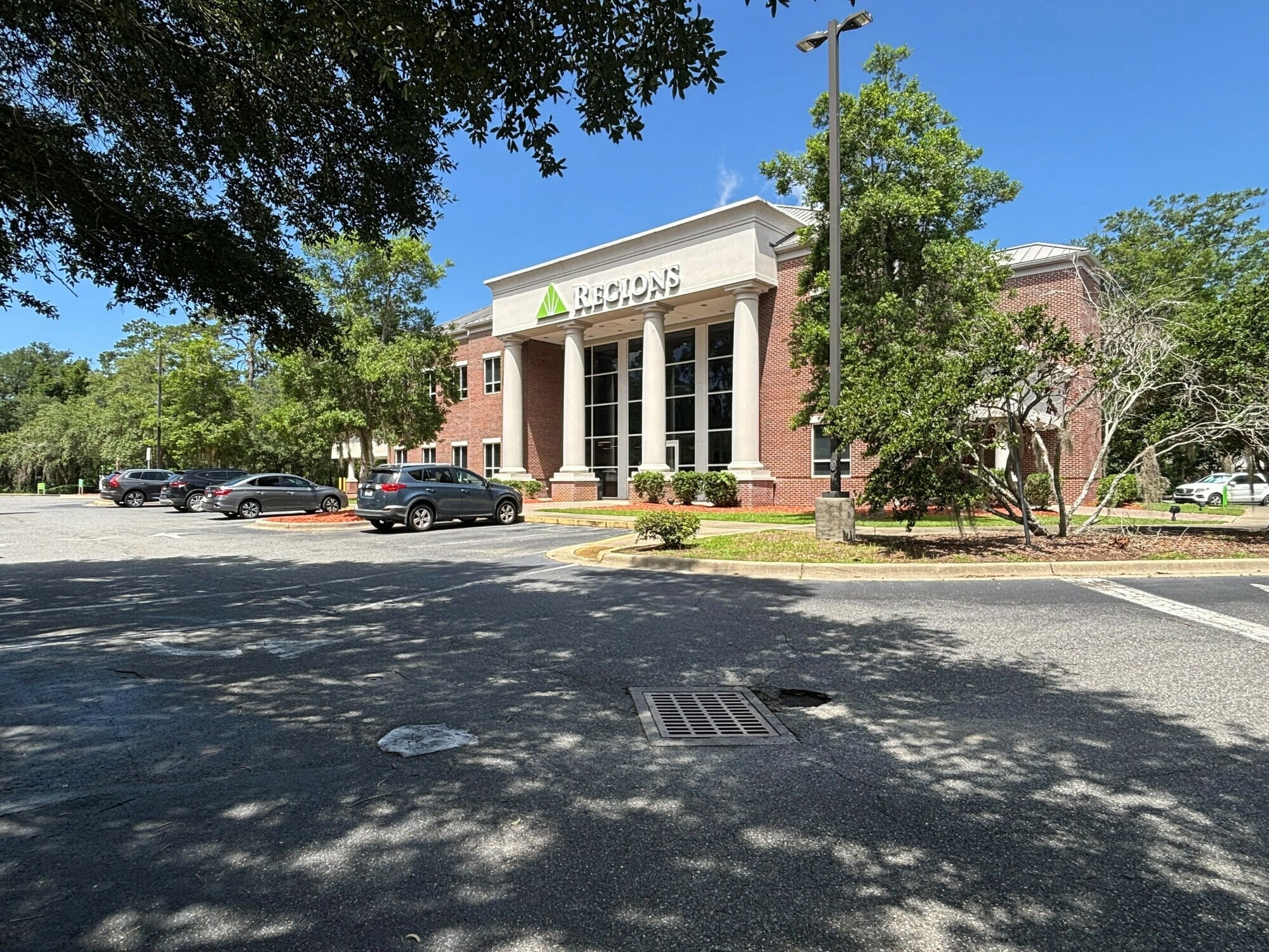 2000 Capital Cir NE, Tallahassee, FL for Rent