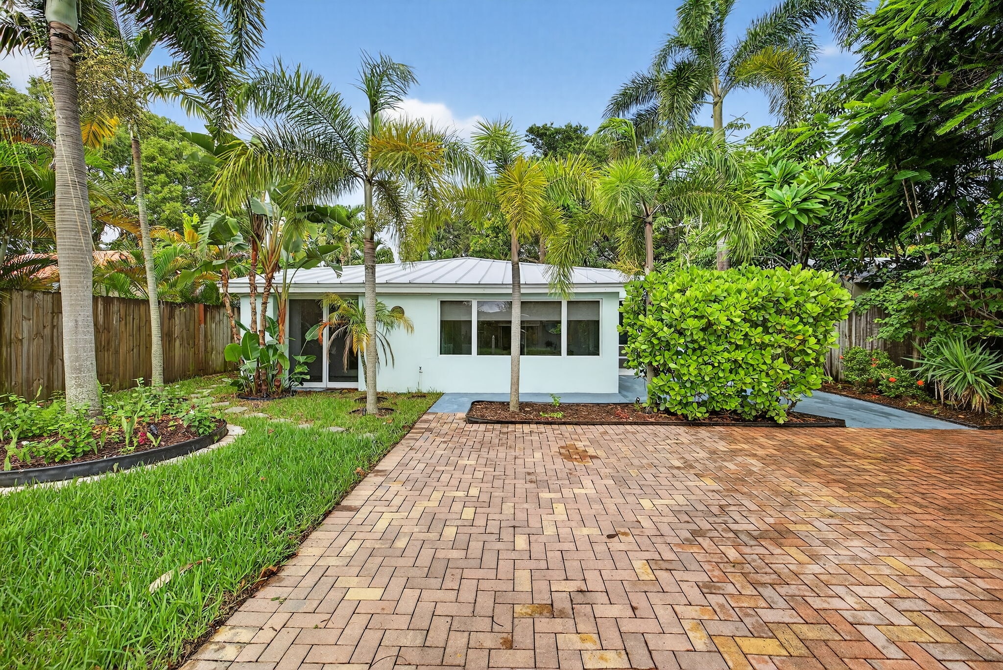 1317 NE 1st Ave, Fort Lauderdale, FL for Sale
