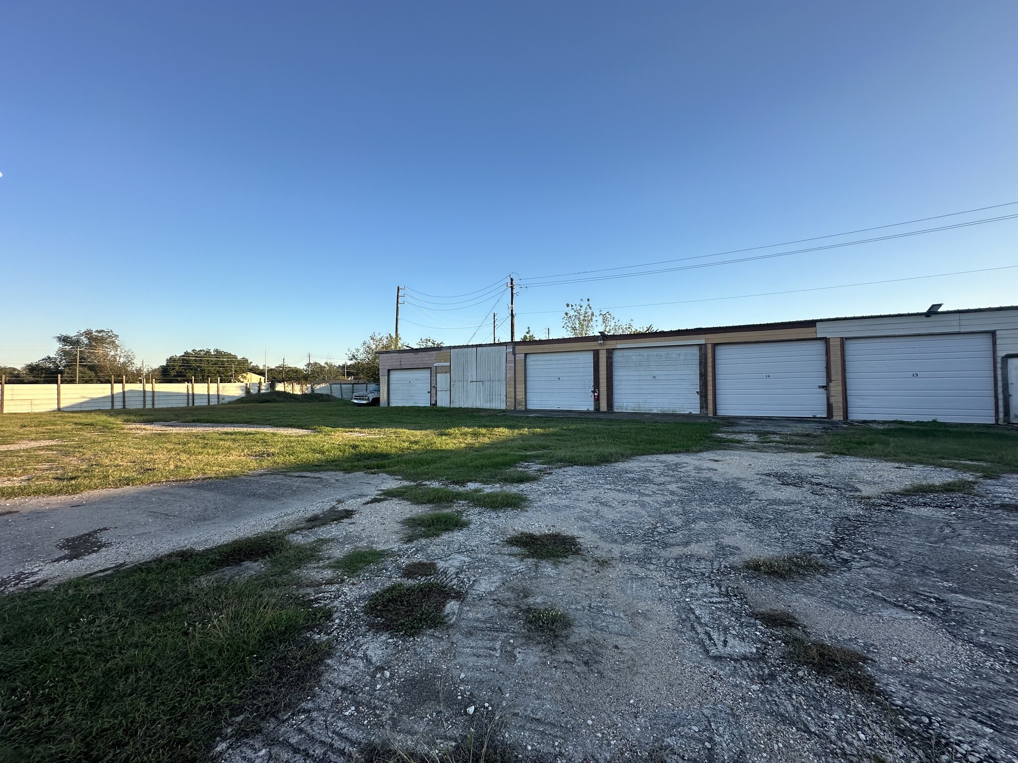 3405 Lockheed st, Pearland, TX for Sale