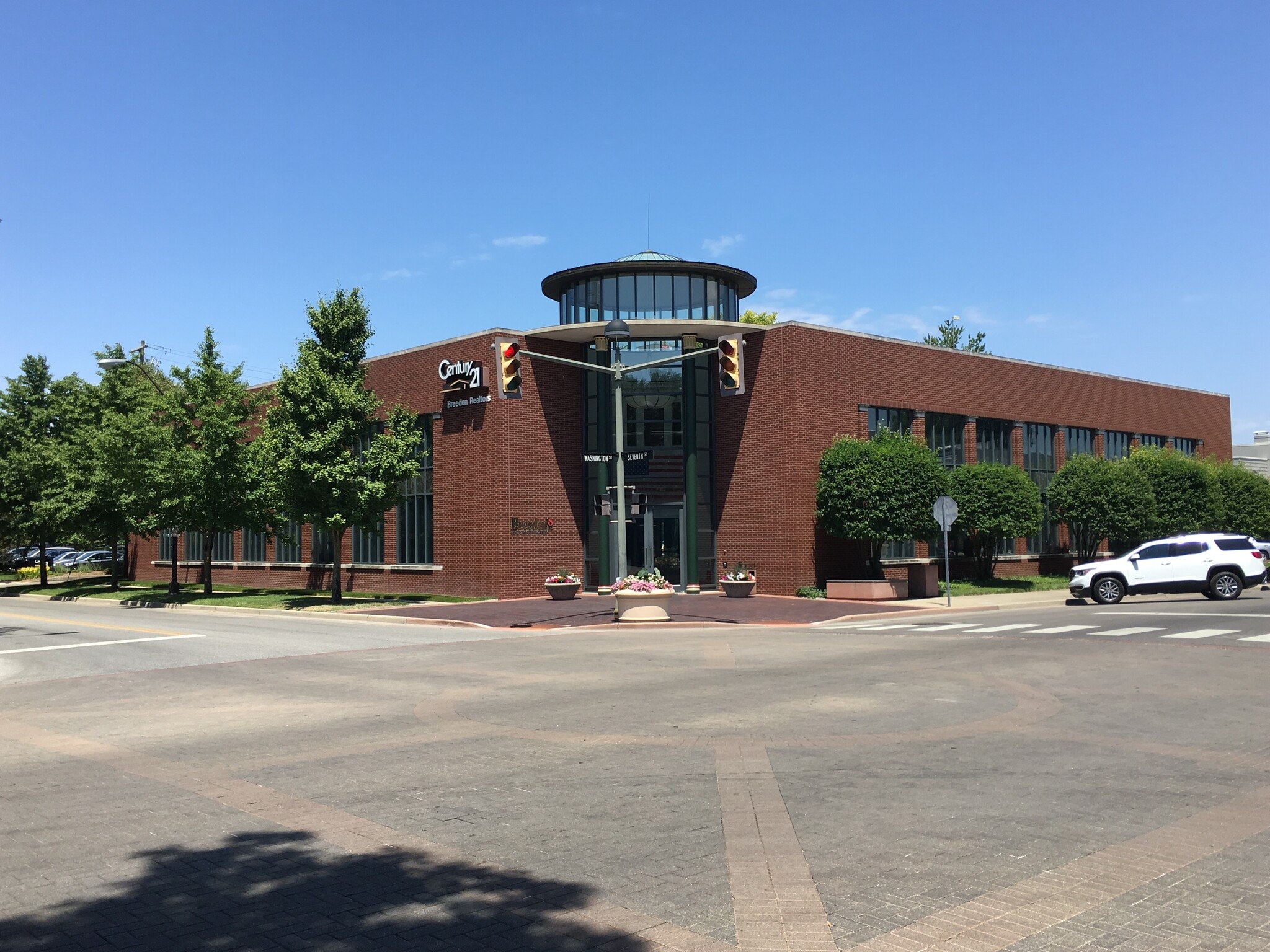 700 Washington St, Columbus, IN for Rent