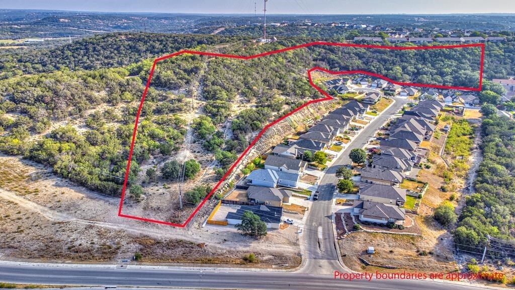 300 Holdsworth dr, Kerrville, TX for Sale
