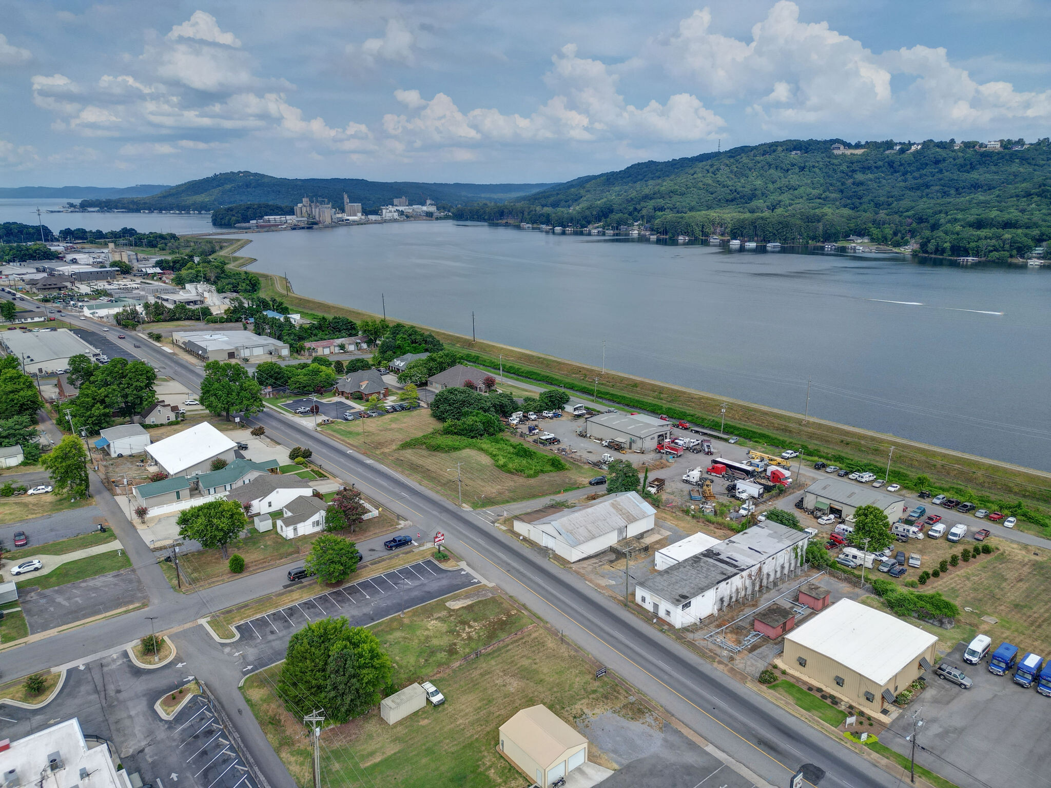 Blount Ave, Guntersville, AL for Sale