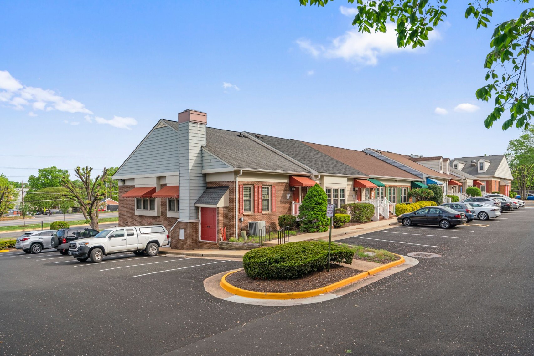 8403 Richmond Hwy, Alexandria, VA for Sale