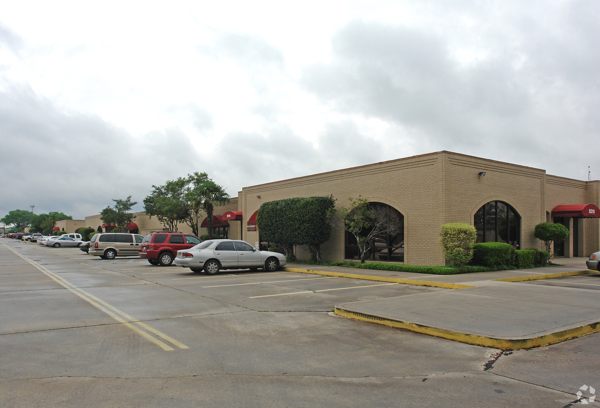 5207 Essen Ln, Baton Rouge, LA for Rent