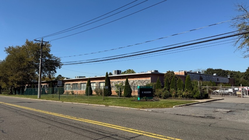 505 Acorn St, Deer Park, NY for Sale