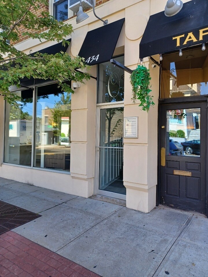 434 White Plains Rd Eastchester, NY 10709 Office Property for Sale on