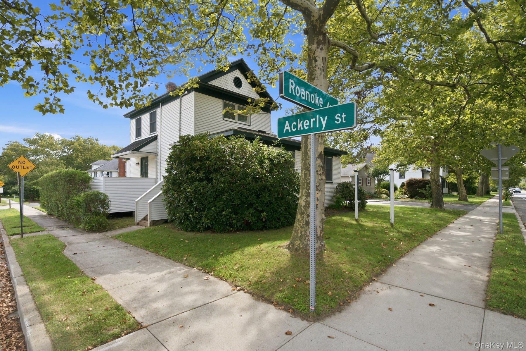 1228 Roanoke Ave, Riverhead, NY for Sale