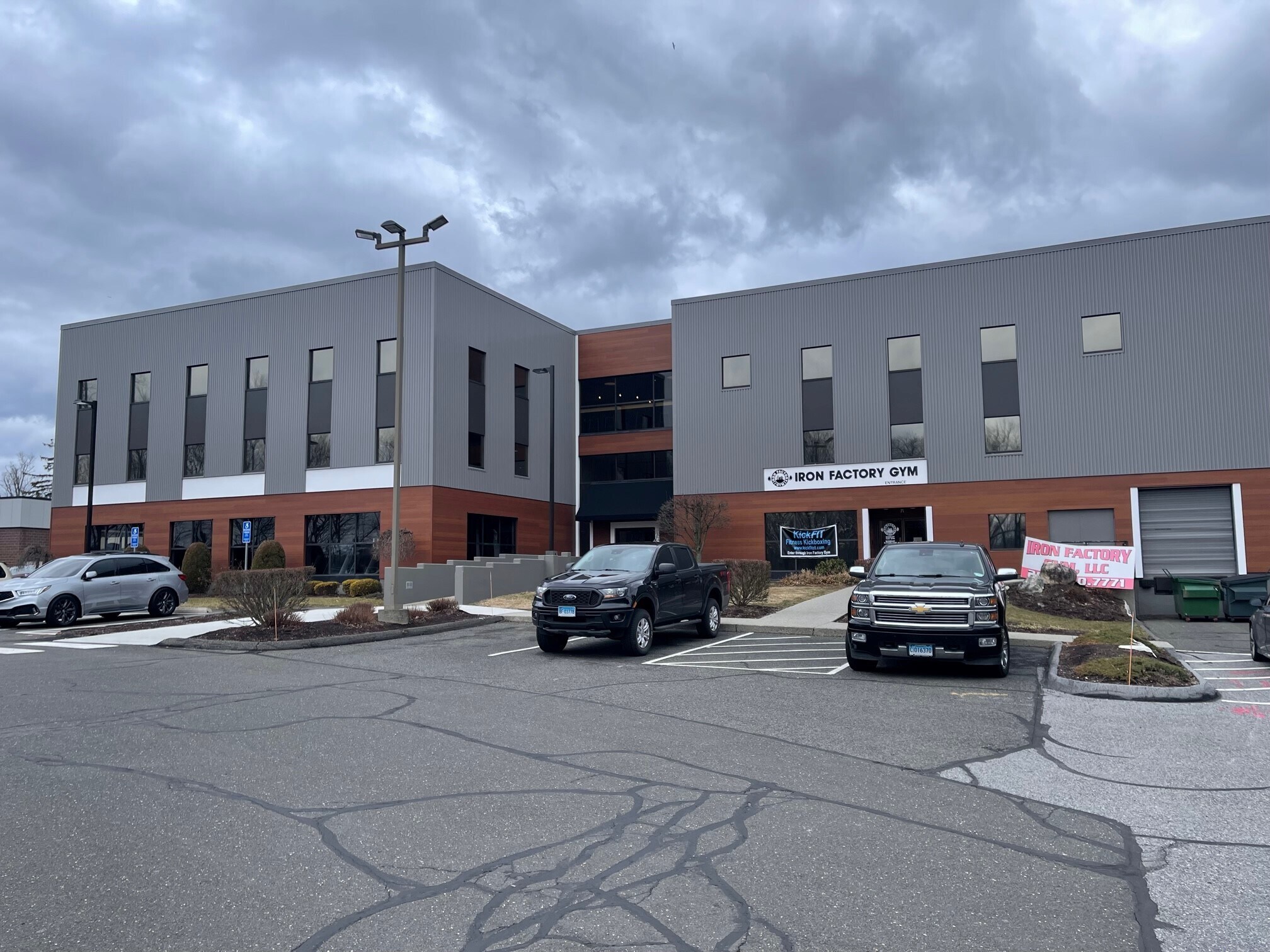195 Federal Rd, Brookfield, CT for Rent
