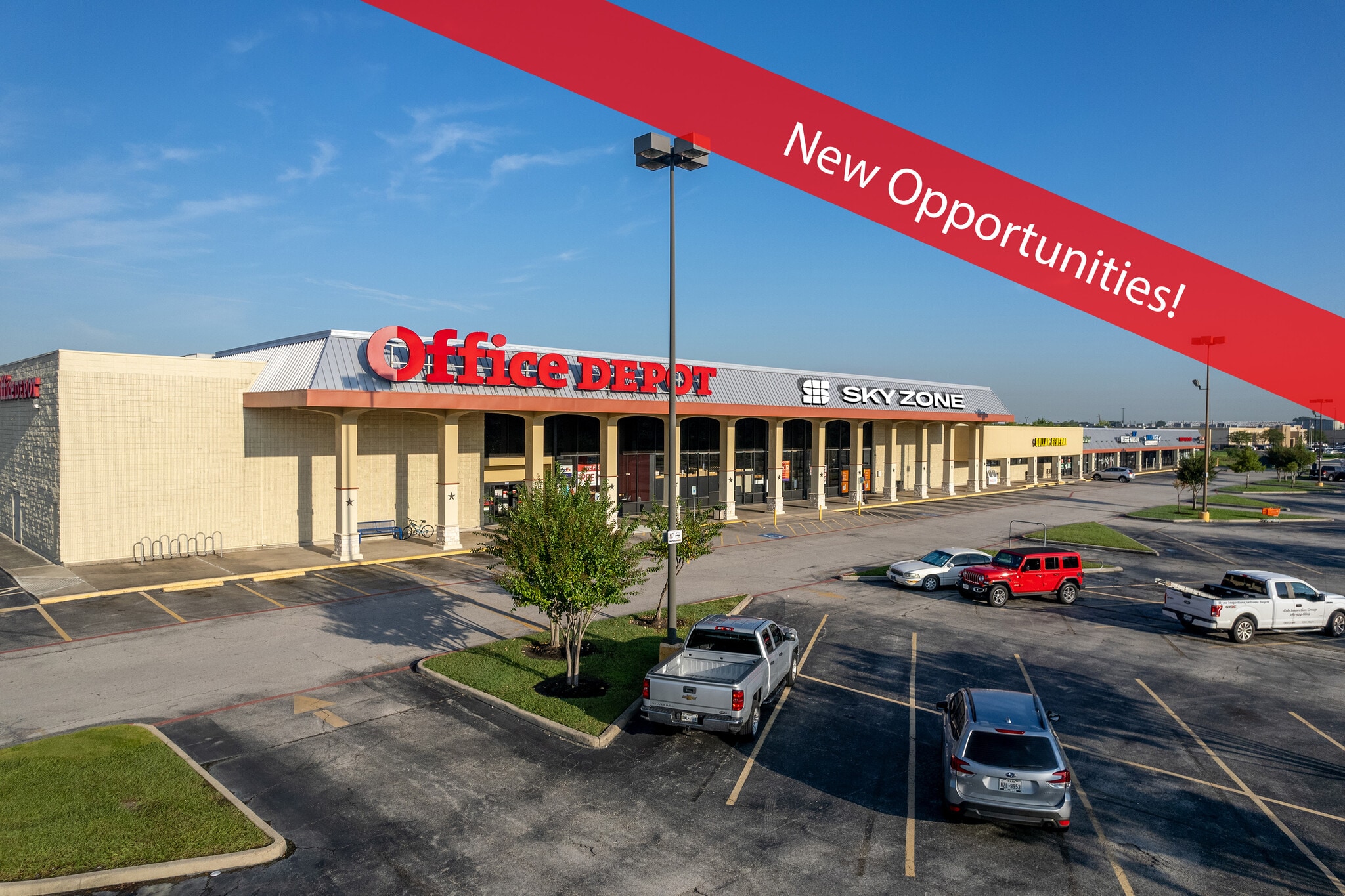 2004-2032 N Main St, Pearland, TX for Rent
