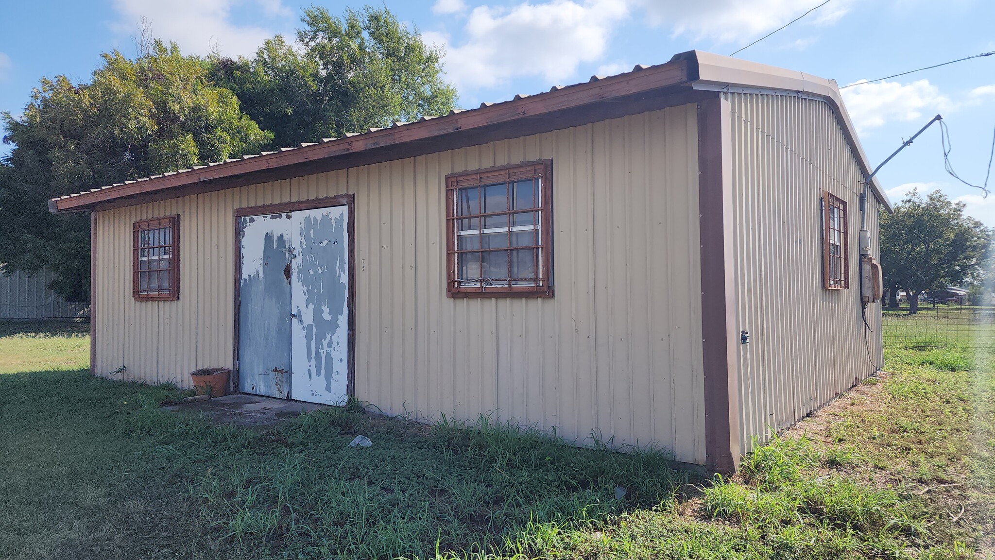 405 Franklin St, Holland, TX for Sale