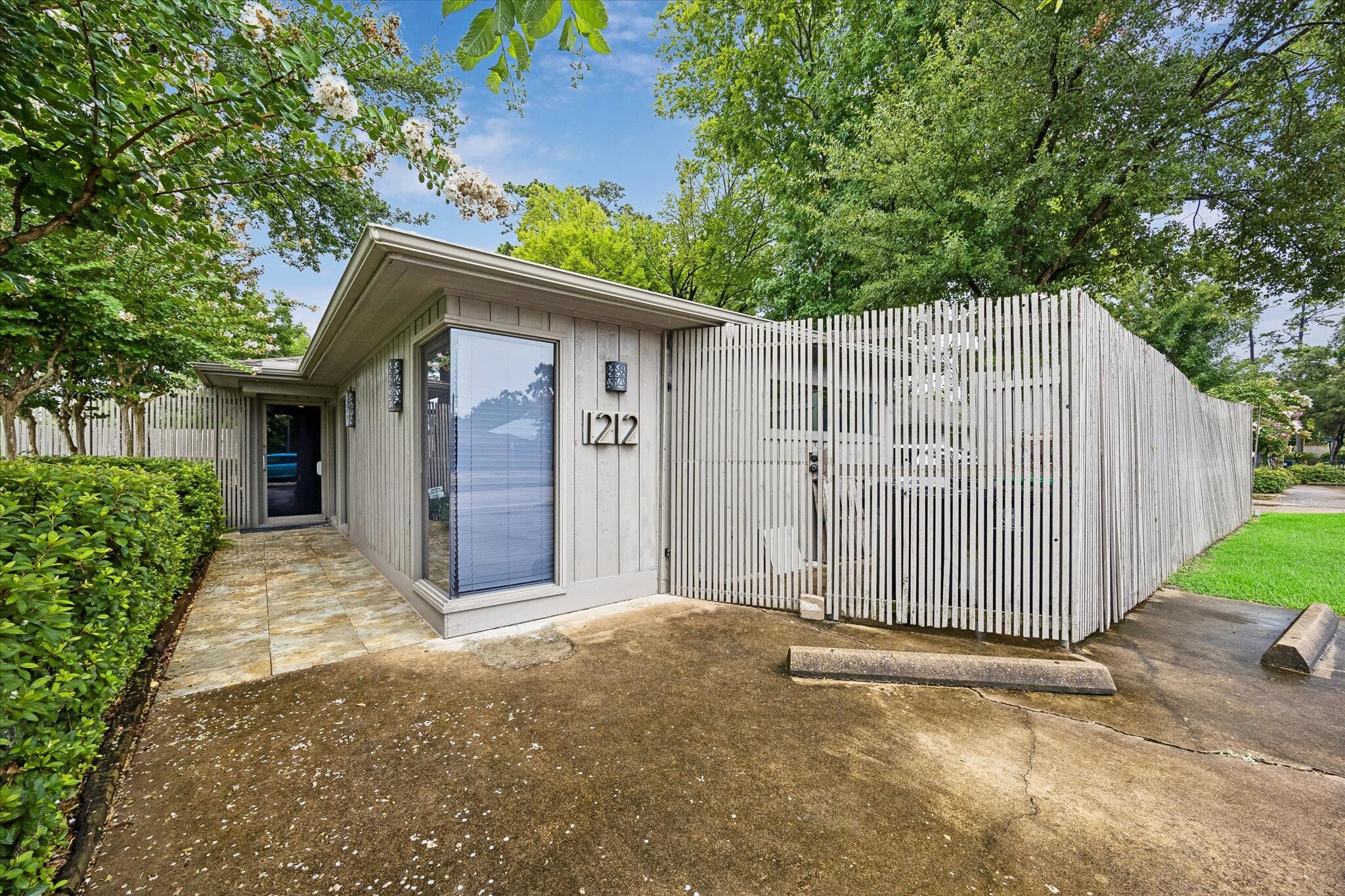 1212 Antoine Dr, Houston, TX for Rent
