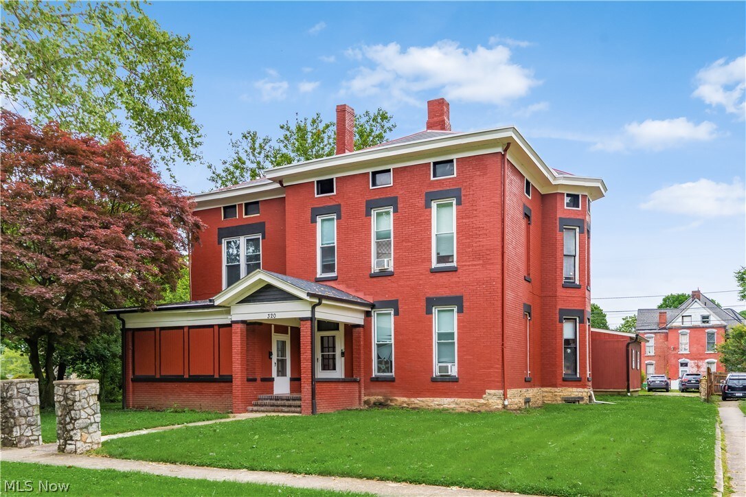 320 Woodlawn Ave, Zanesville, OH for Sale