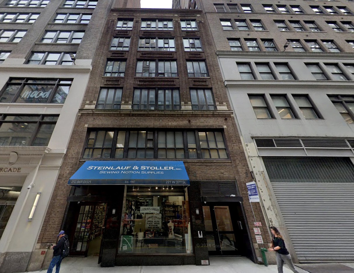 221 W 37th St, New York, NY for Rent