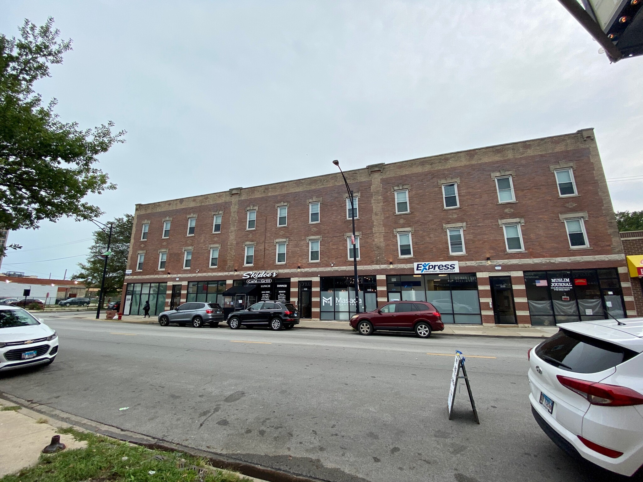 227-239 E 51st St, Chicago, IL for Rent