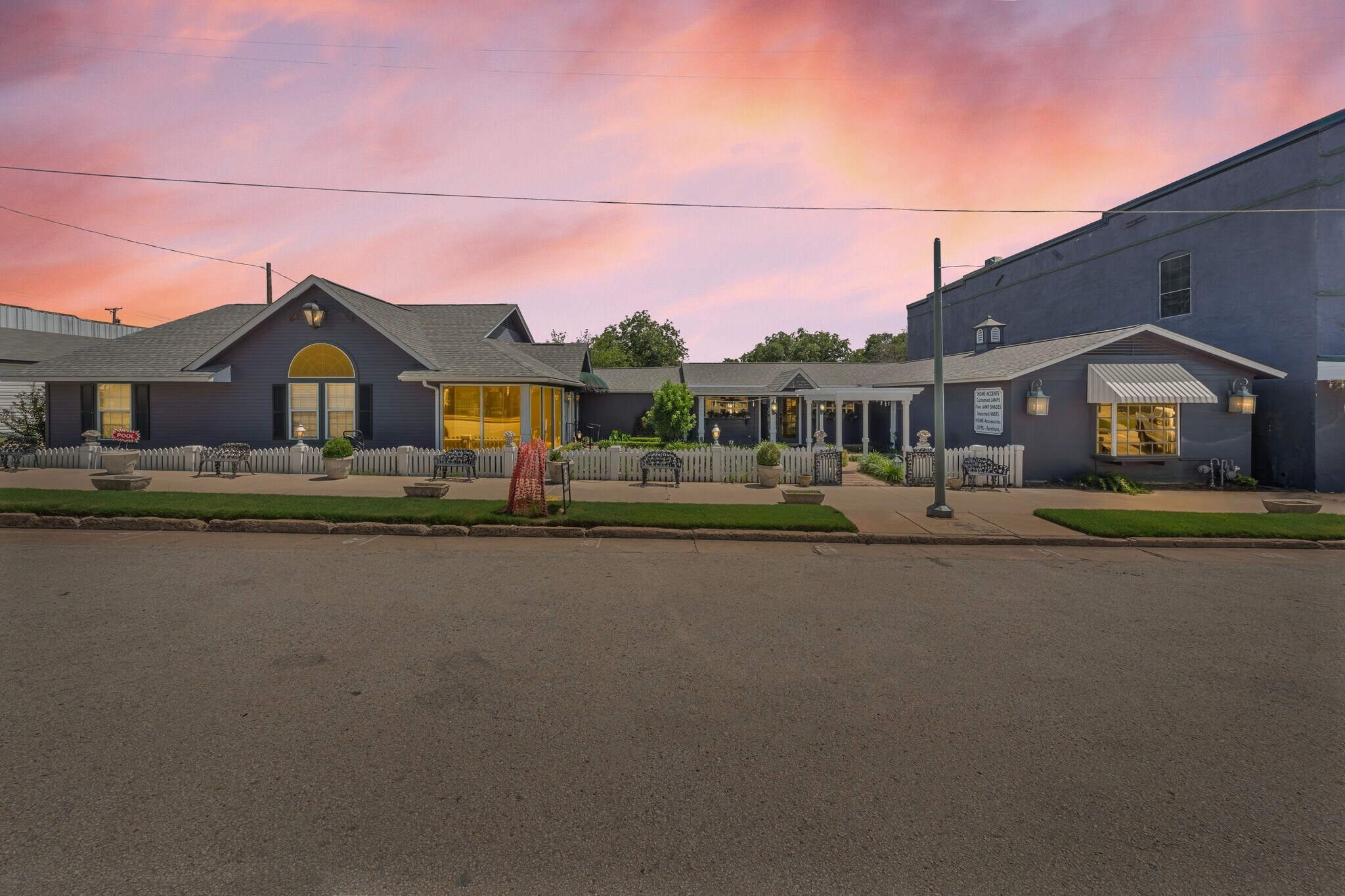 103-105 E Center Street, Lorena, TX for Sale