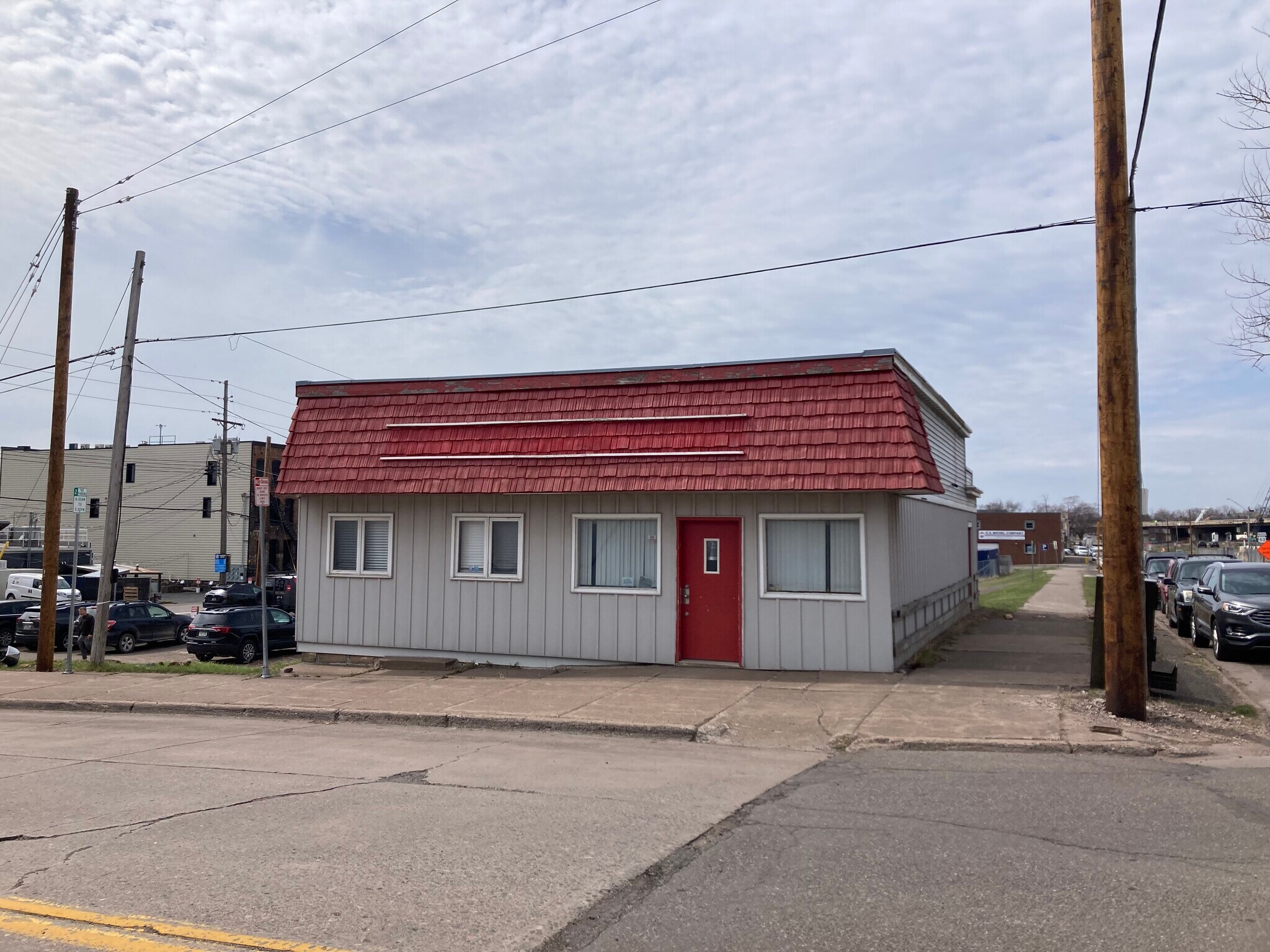 1902 W 1st St, Duluth, MN for Rent