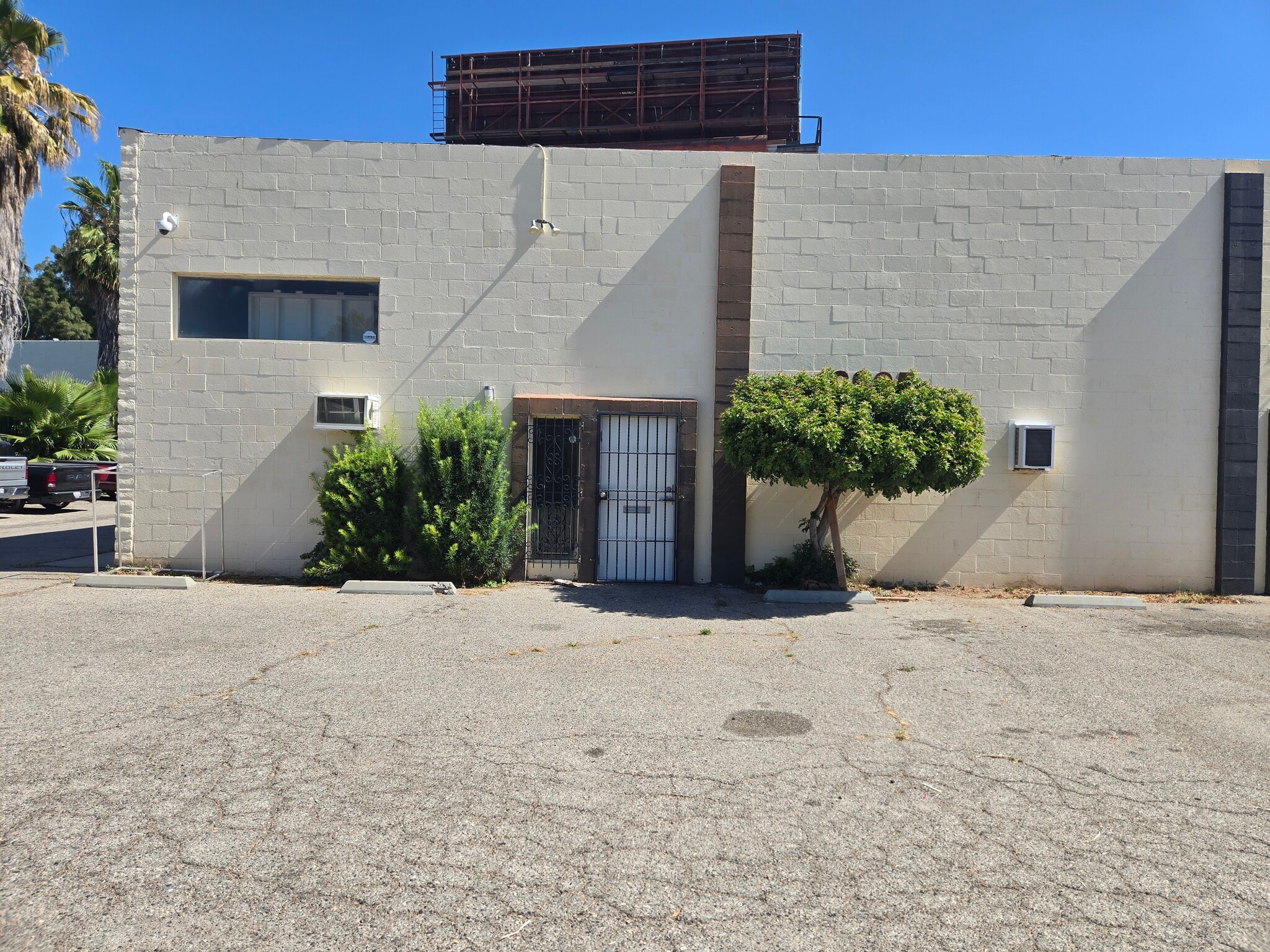 8819-8825 Shirley Ave, Northridge, CA for Rent