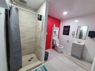 Miami Gardens, FL Warehouse - 4980 NW 165th St Miami Gardens, FL Warehouse - 4980 NW 165th St