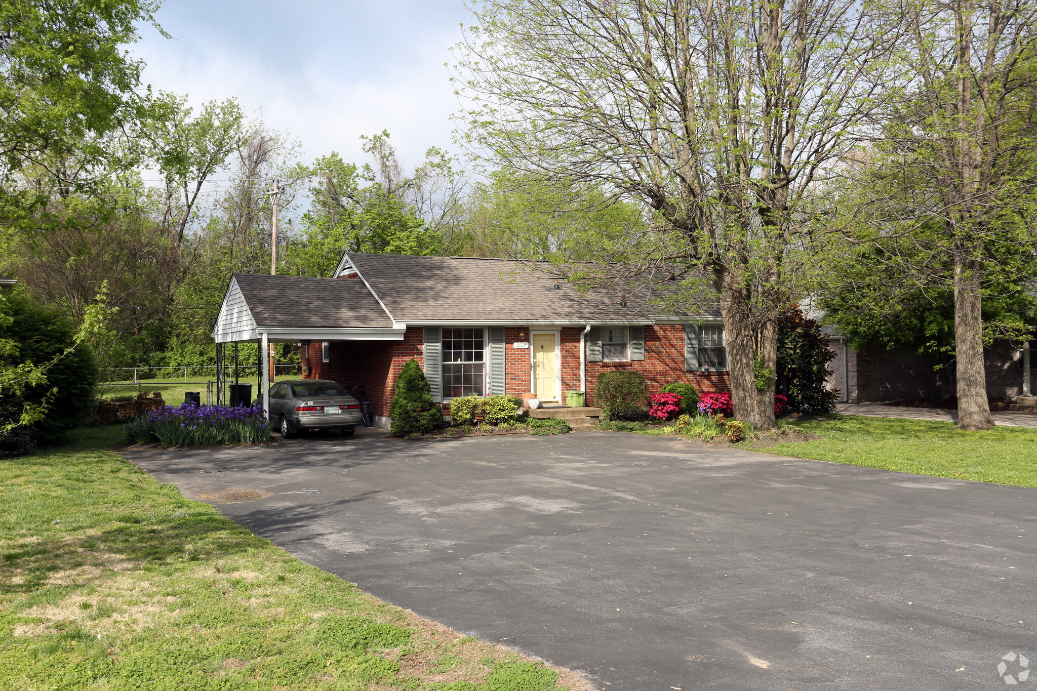 2929 Berry Hill Dr, Nashville, TN for Rent
