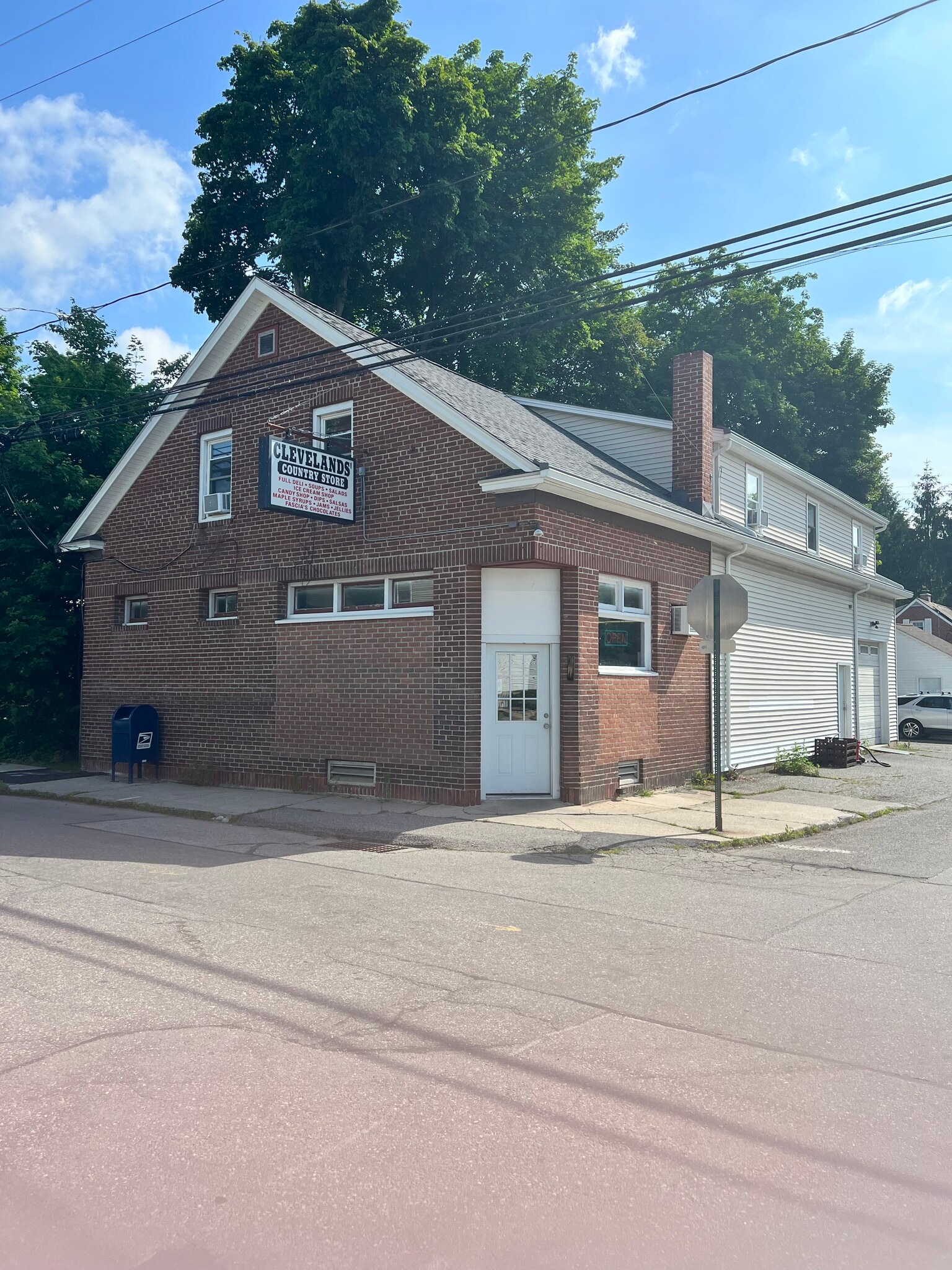 221 Oak Ave, Torrington, CT for Rent