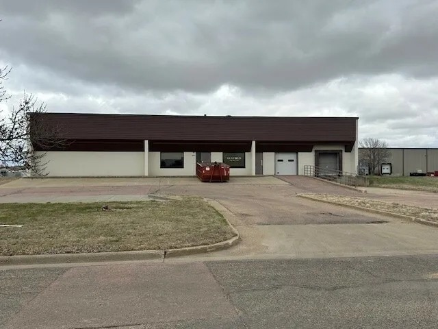 900 E 48th St N, Sioux Falls, SD for Rent