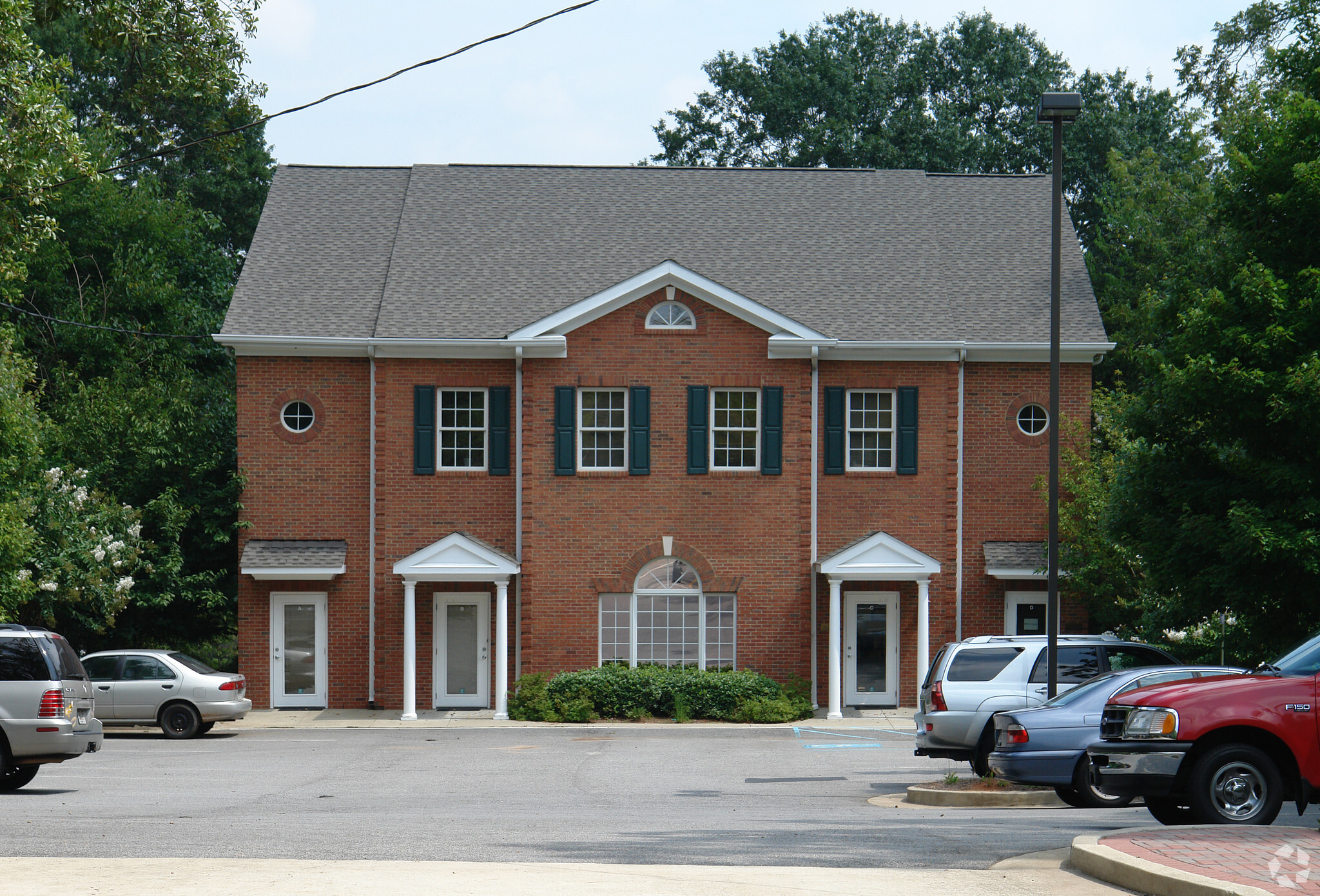 935 Forrest St, Roswell, GA for Sale