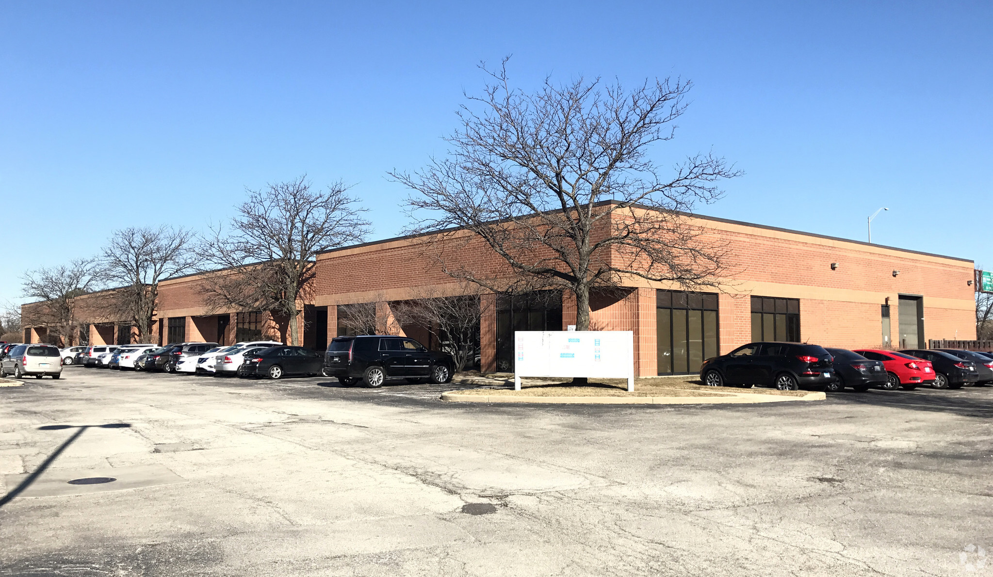 655 W Grand Ave, Elmhurst, IL for Rent